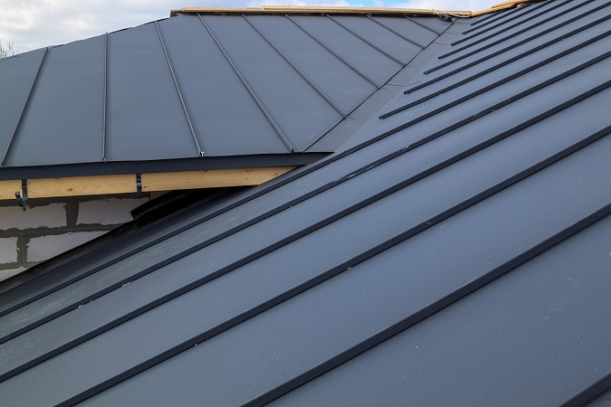 屋根葺き替え工事で使用する高品質な屋根材を選択する方法とは？